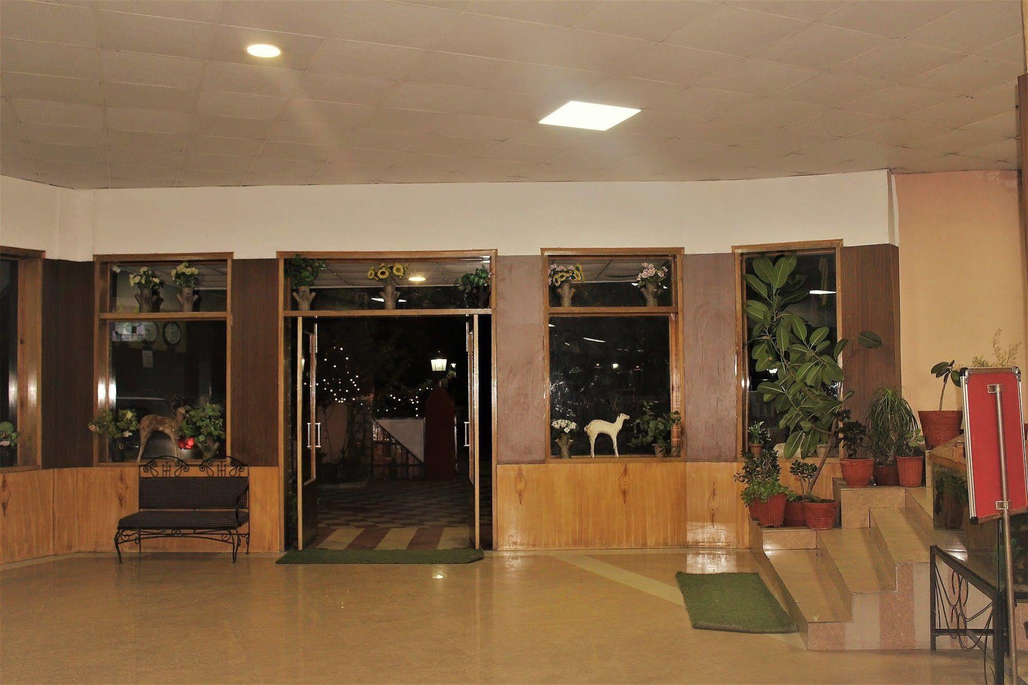 Hilltone Resorts & Spa Manāli Exteriér fotografie